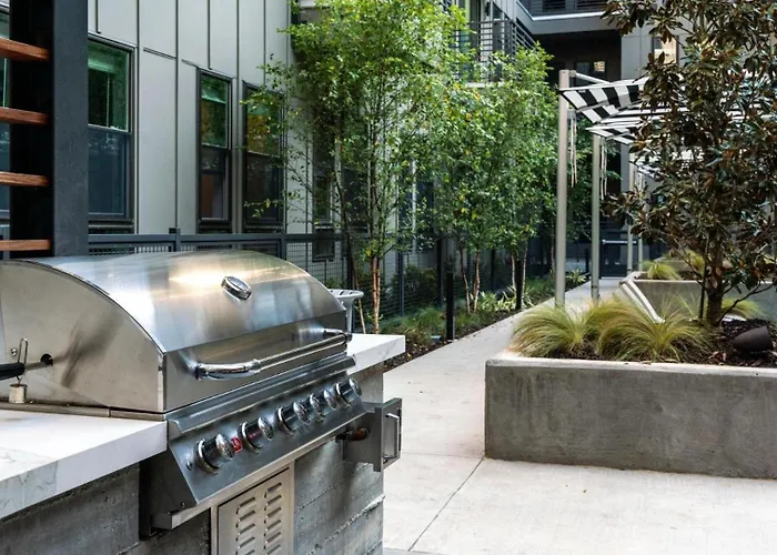 Downtown Worth Luxe Retreat, Pool, Gym And Free Parking Fort Worth