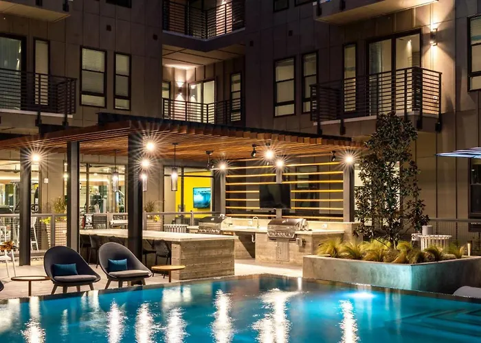 Downtown Worth Luxe Retreat, Pool, Gym And Free Parking * Fort Worth