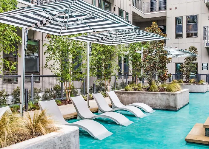 Downtown Worth Luxe Retreat, Pool, Gym And Free Parking *