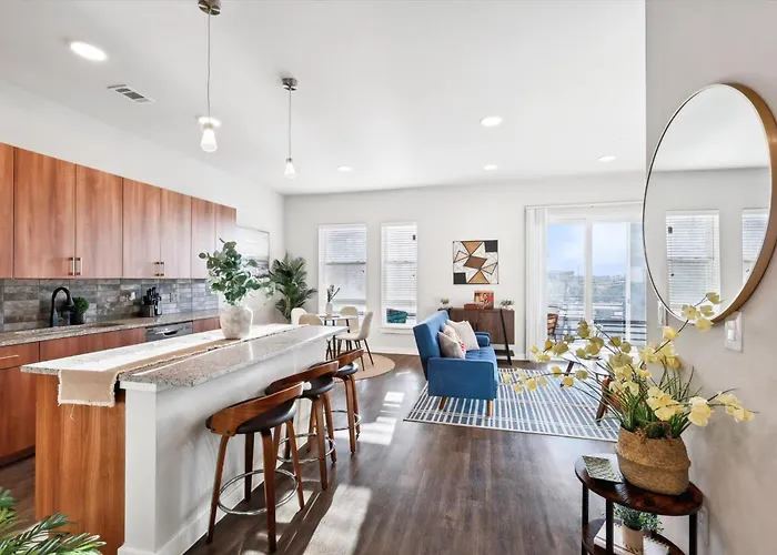 Apartment Downtown Worth Luxe Retreat, Pool, Gym And Free Parking *
