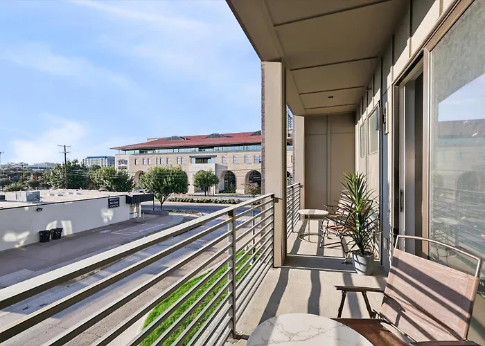 Downtown Worth Luxe Retreat, Pool, Gym And Free Parking Fort Worth